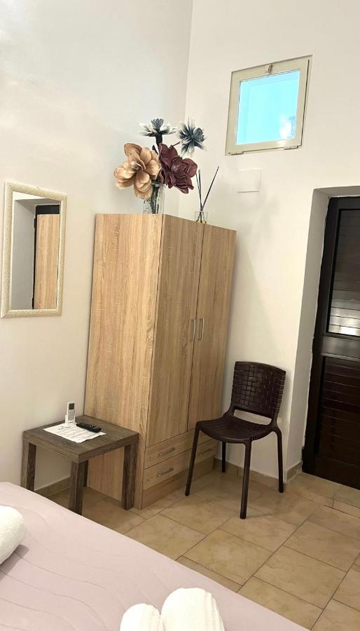 Faro'S Room Bari Luaran gambar